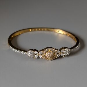 Elegant Gold and Silver Women's Bracelet